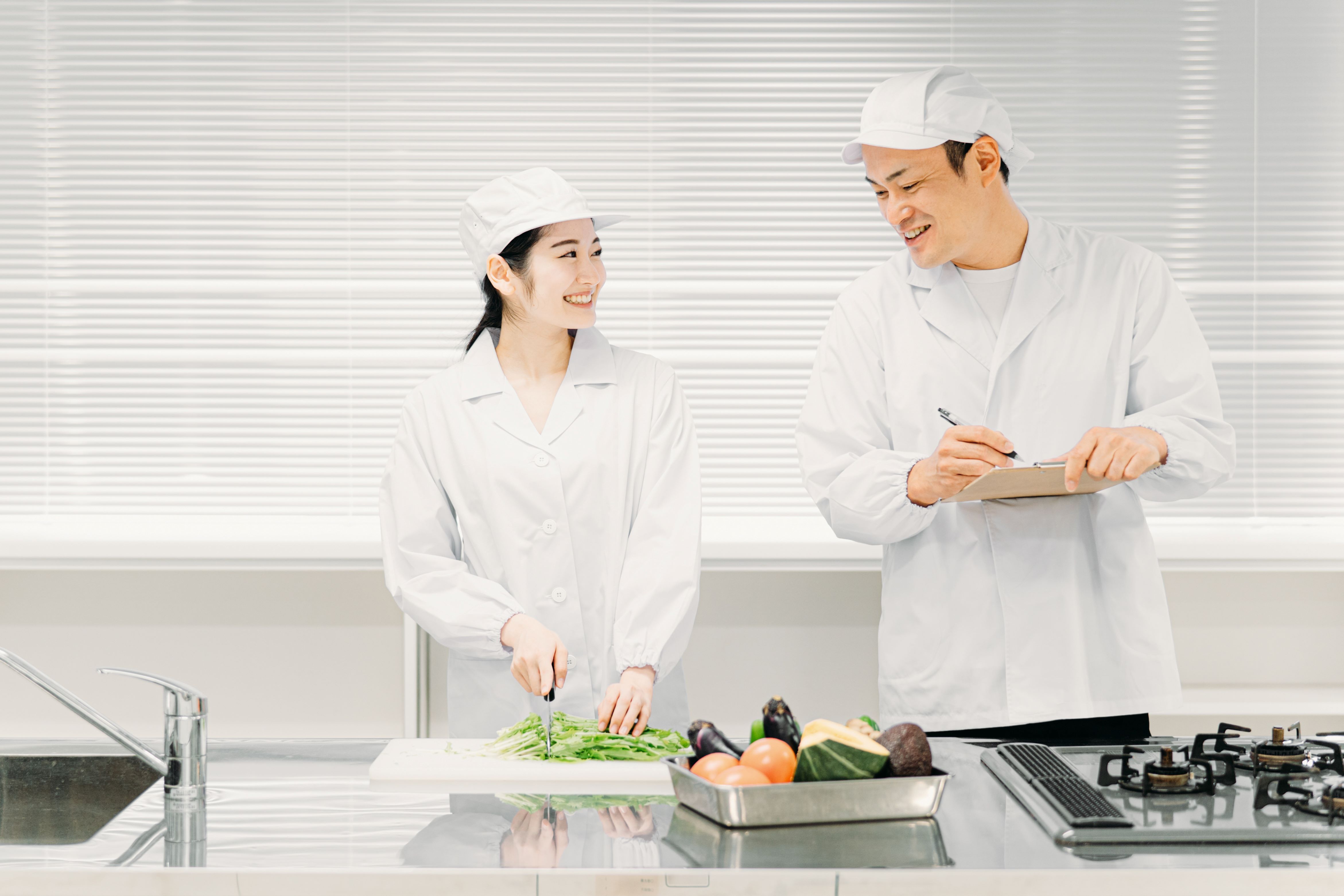 栄養士_人物_仕事風景②